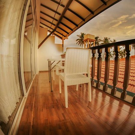 White Rose Beach Resort Marawila Buitenkant foto