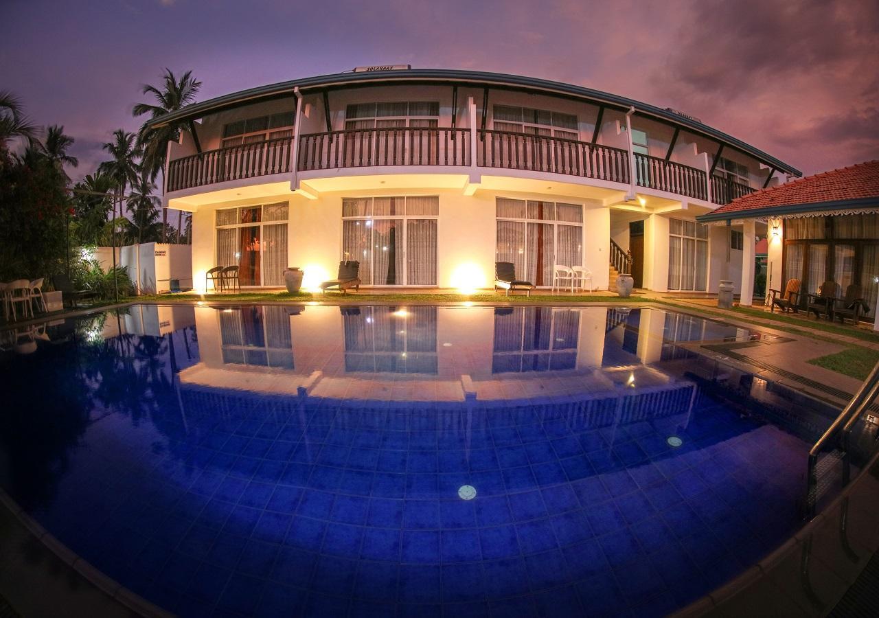 White Rose Beach Resort Marawila Buitenkant foto