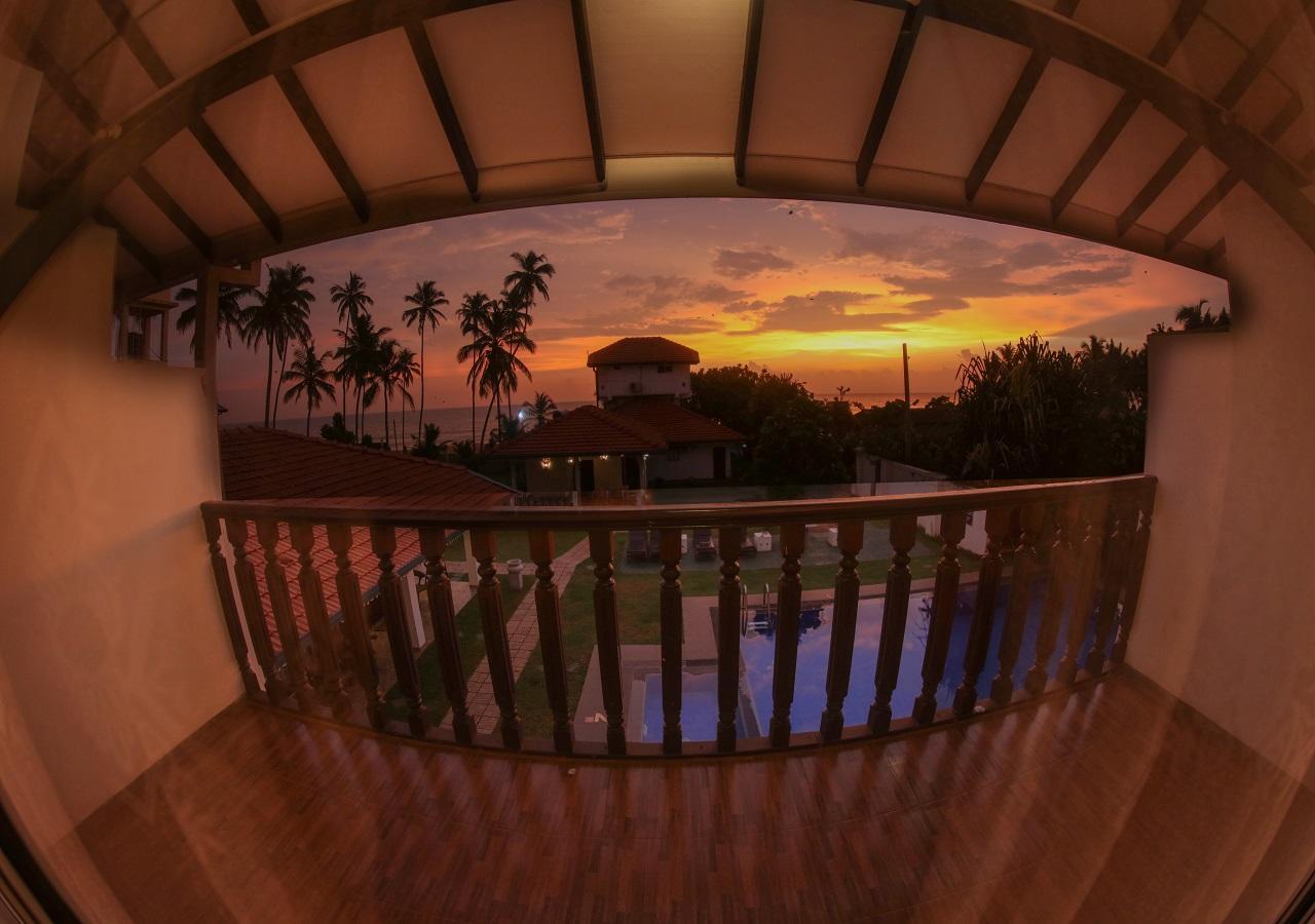 White Rose Beach Resort Marawila Buitenkant foto