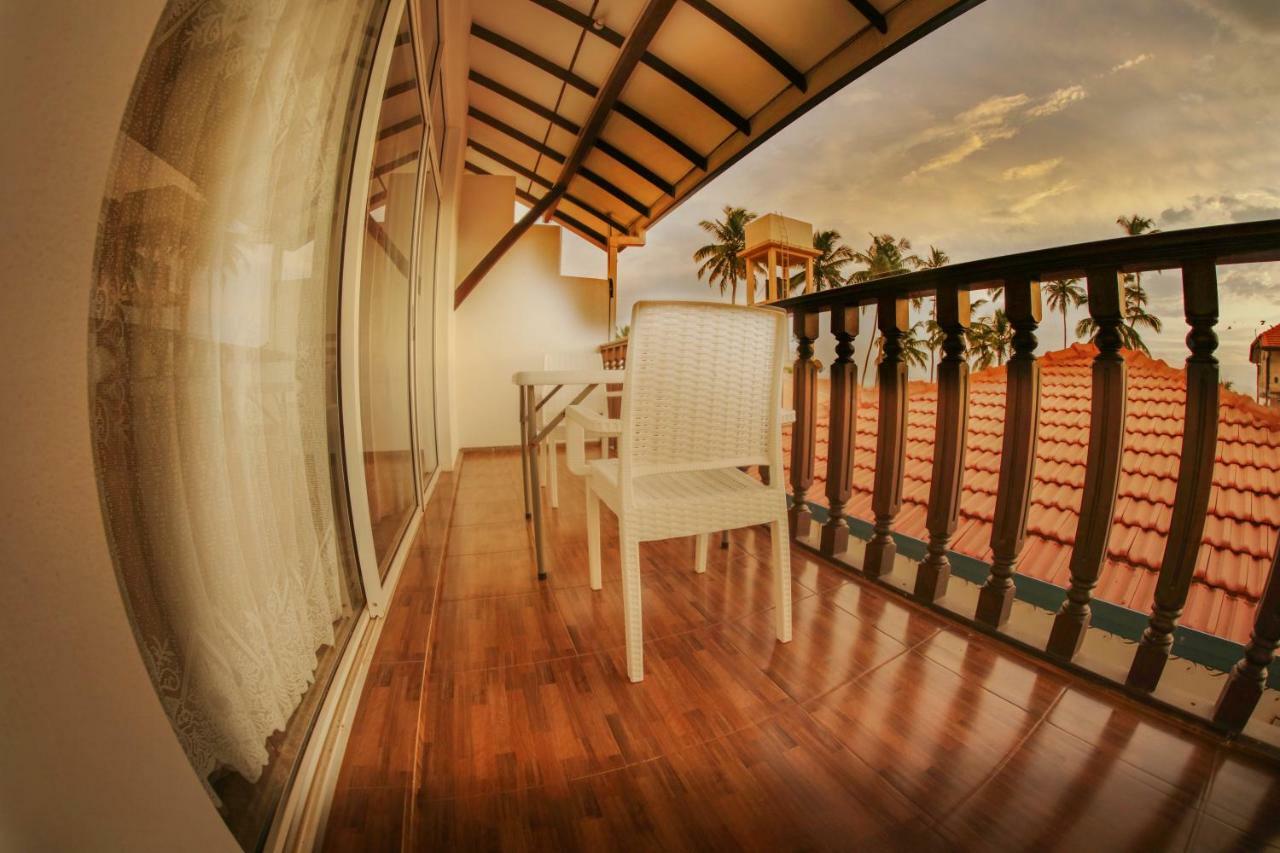 White Rose Beach Resort Marawila Buitenkant foto