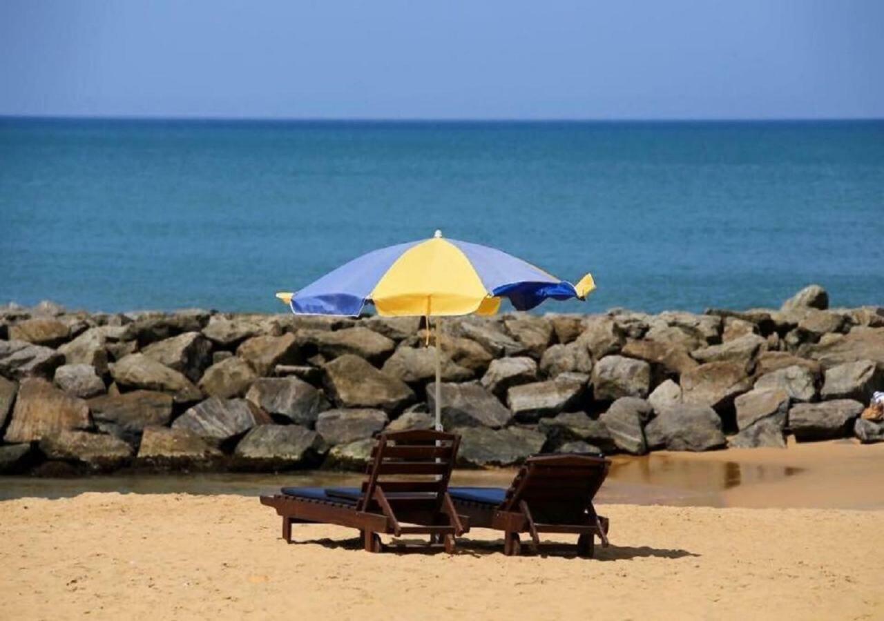 White Rose Beach Resort Marawila Buitenkant foto